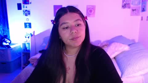 Snapshot of stephanifox chatting on December 9, 1:18 am Stephanie online show from December 9, 1:18 am