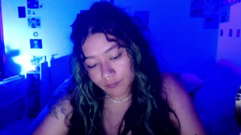 Snapshot of stephanifox chatting on December 12, 3:43 am Stephanie online show from December 12, 3:43 am