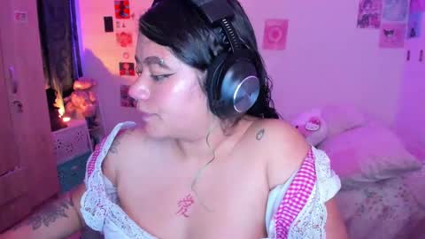 Snapshot of stephanifox chatting on December 30, 2:09 am Stephanie online show from December 30, 2:09 am