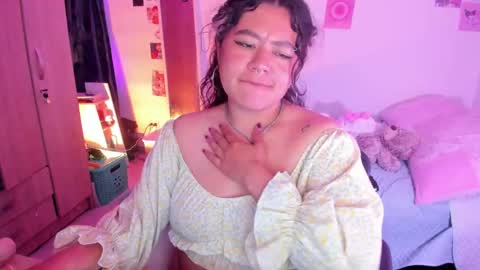 Snapshot of stephanifox chatting on February 5, 4:06 am Stephanie online show from February 5, 4:06 am
