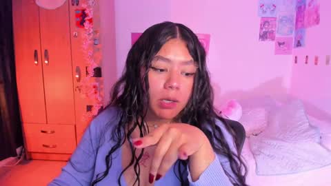 Snapshot of stephanifox chatting on February 12, 12:05 am Stephanie online show from February 12, 12:05 am