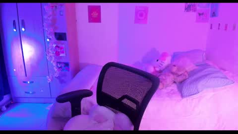 Snapshot of stephanifox chatting on February 17, 12:54 am Stephanie online show from February 17, 12:54 am