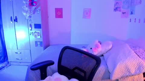 Snapshot of stephanifox chatting on February 25, 11:44 pm Stephanie online show from February 25, 11:44 pm