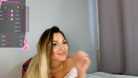 Stephany online show from December 3, 2:52 am