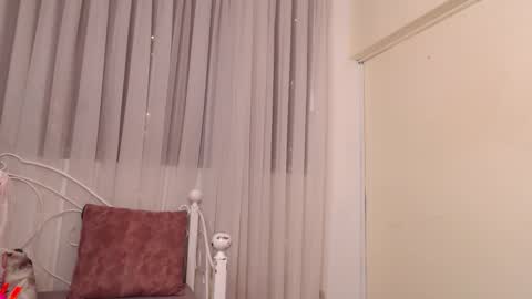 stephany_rodriguez_ online show from September 15, 12:16 pm