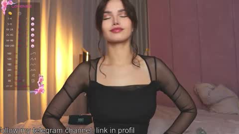 Snapshot of stephaweb chatting on December 16, 8:25 pm Anna online show from December 16, 8:25 pm