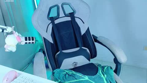 stephy online show from February 3, 2:53 am