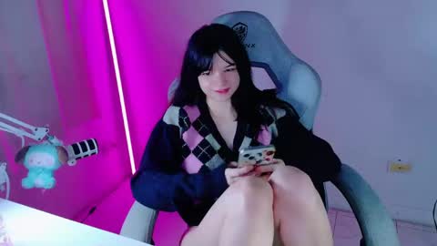 Snapshot of stephybrown chatting on April 21, 1:29 am stephy online show from April 21, 1:29 am
