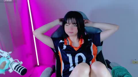 Snapshot of stephybrown chatting on April 22, 12:24 am stephy online show from April 22, 12:24 am