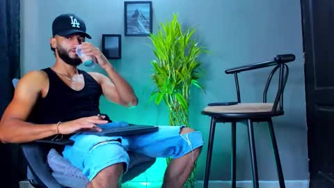 Steve  online show from February 7, 2:43 pm