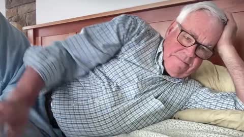 Steve online show from April 2, 3:09 pm