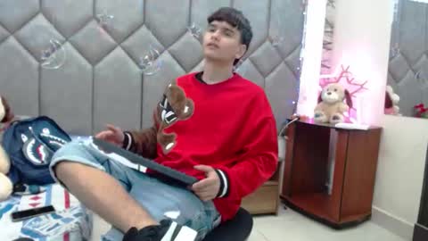 Snapshot of steve_hotman_ chatting on March 13, 11:50 am Steve Hotman online show from March 13, 11:50 am