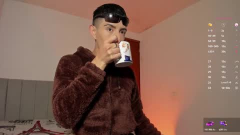 Snapshot of steveen_1604 chatting on March 11, 10:40 am Stevenn online show from March 11, 10:40 am