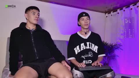 Snapshot of steveen_1604 chatting on November 25, 4:45 am Stevenn online show from November 25, 4:45 am