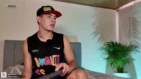 Snapshot of steveen_1604 chatting on December 4, 1:42 pm Stevenn online show from December 4, 1:42 pm