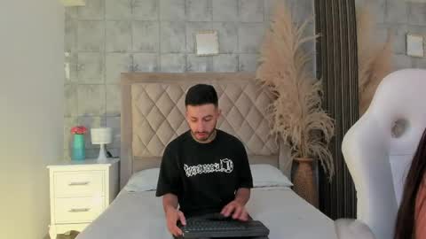 stevenandlaura_ online show from May 22, 8:47 pm