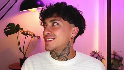 Snapshot of stevennavarro chatting on March 29, 1:05 am Daniel Steven Navarro online show from March 29, 1:05 am