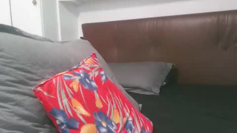 Snapshot of stevenpit chatting on March 27, 8:26 am stevenpit online show from March 27, 8:26 am