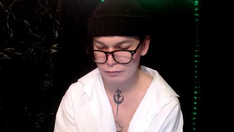 Snapshot of stevenspirs chatting on November 18, 9:41 pm Steve online show from November 18, 9:41 pm