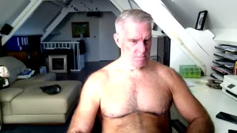 Snapshot of stevetwo chatting on November 17, 12:55 pm stevetwo online show from November 17, 12:55 pm