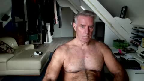 Snapshot of stevetwo chatting on January 9, 2:31 pm stevetwo online show from January 9, 2:31 pm