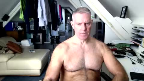 Snapshot of stevetwo chatting on March 3, 12:11 pm stevetwo online show from March 3, 12:11 pm
