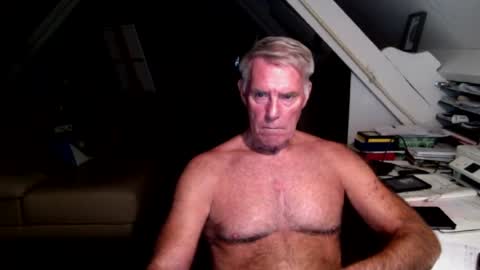 stevetwo online show from August 4, 9:06 pm