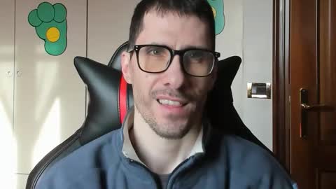 Snapshot of stevex870 chatting on December 20, 9:05 am Steve online show from December 20, 9:05 am