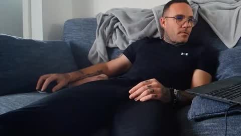 stevie_rae online show from October 13, 12:27 pm