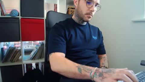 stevie_rae online show from October 24, 12:01 pm