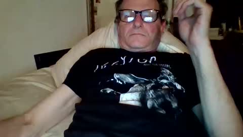 steviehard7 online show from January 8, 7:13 am