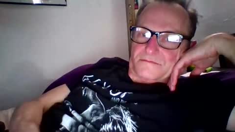 steviehard7 online show from January 15, 6:01 am