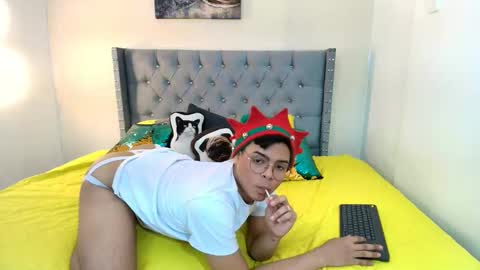 Snapshot of stewart_mateo_ chatting on December 5, 2:42 am stewart online show from December 5, 2:42 am