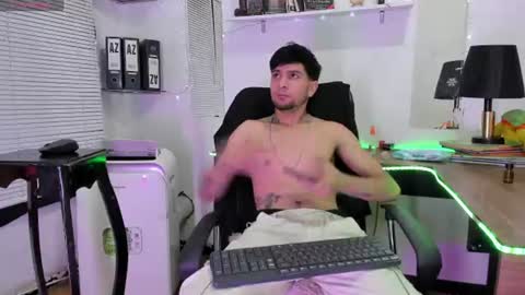 Manuel online show from June 10, 9:03 pm