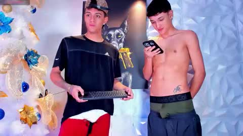 Snapshot of stiiveen_24cm chatting on December 19, 4:08 am Stiven brendan online show from December 19, 4:08 am