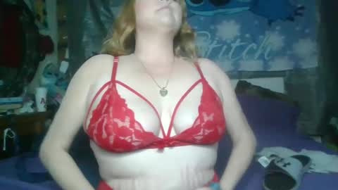 Snapshot of stitchsunshine85 chatting on February 8, 6:43 am Tasha and Drew online show from February 8, 6:43 am