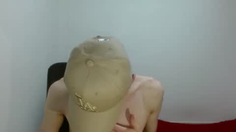 Snapshot of stiv_grant chatting on March 10, 11:32 pm stiv_grant online show from March 10, 11:32 pm