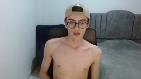 stiv_grant online show from June 5, 1:56 am