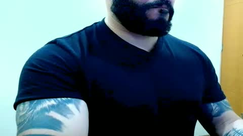 stiven253958 online show from May 5, 11:24 pm