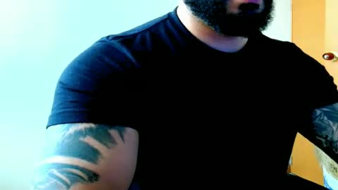 stiven253958 online show from May 11, 4:48 pm