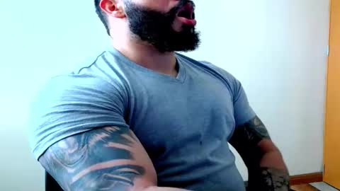 stiven253958 online show from May 12, 3:53 pm