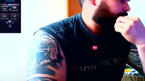 stiven253958 online show from July 20, 3:47 pm
