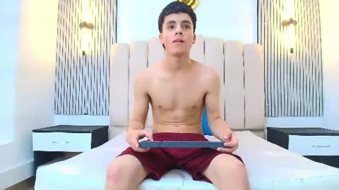 stiven_cooper2 online show from July 3, 2:01 pm