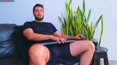 Snapshot of stiven_montiel chatting on May 27, 12:35 pm Stiven Montiel online show from May 27, 12:35 pm