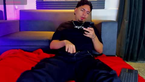 friends online show from September 25, 5:05 pm