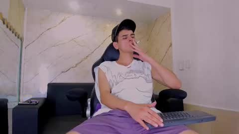 friends online show from January 12, 4:29 am