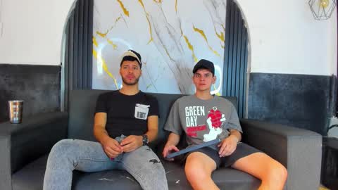 friends online show from February 20, 5:37 am