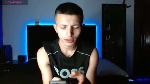 Snapshot of stivent777 chatting on March 10, 1:45 am stiven tellez online show from March 10, 1:45 am