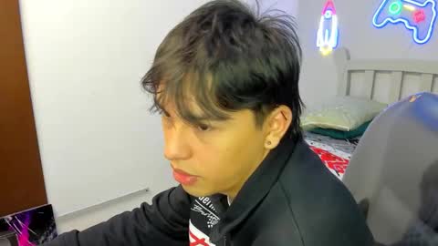 Stiwen online show from October 28, 2:42 pm