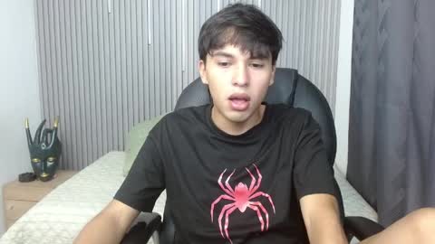 Snapshot of stiwentwink chatting on April 4, 1:30 pm Stiwen online show from April 4, 1:30 pm